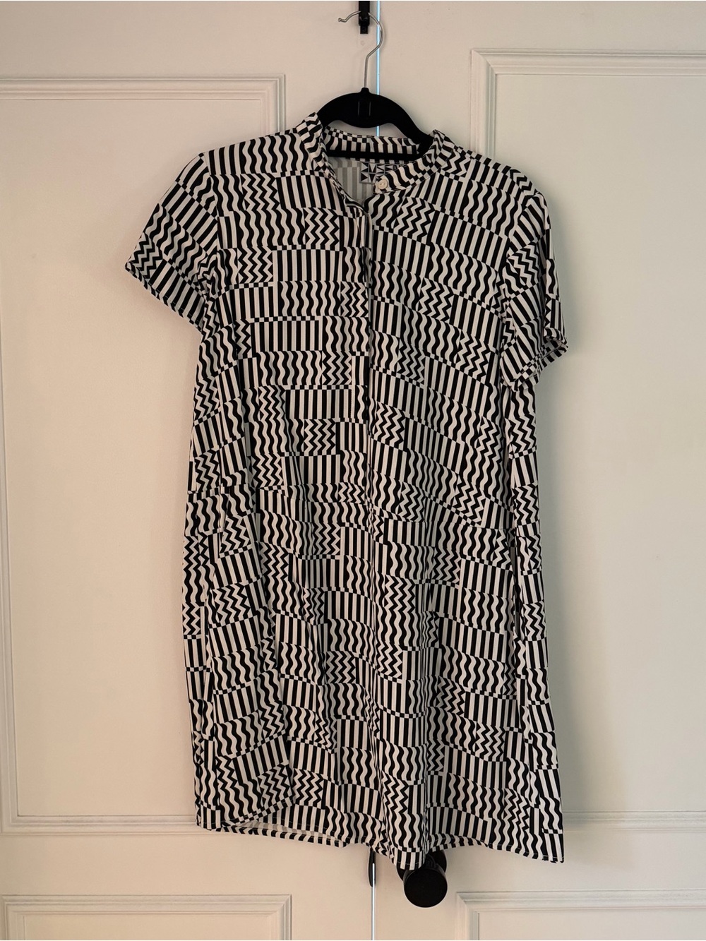 DUSEN DUSEN BLACK & WHITE GEOMETRIC PRINT DRESS